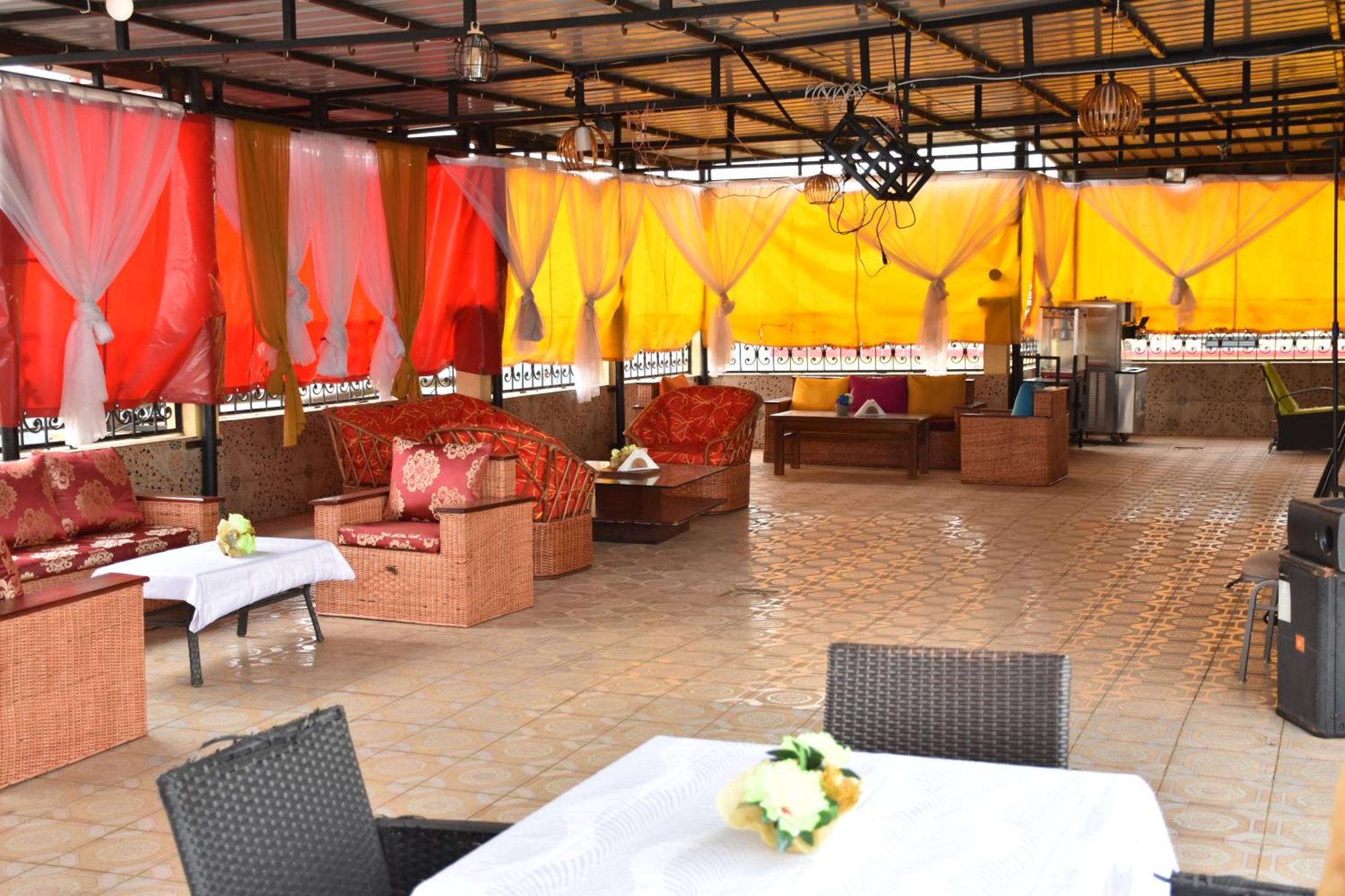 Safyad Hotel Yaounde Ngoại thất bức ảnh