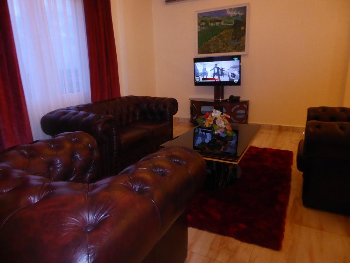 Safyad Hotel Yaounde Ngoại thất bức ảnh