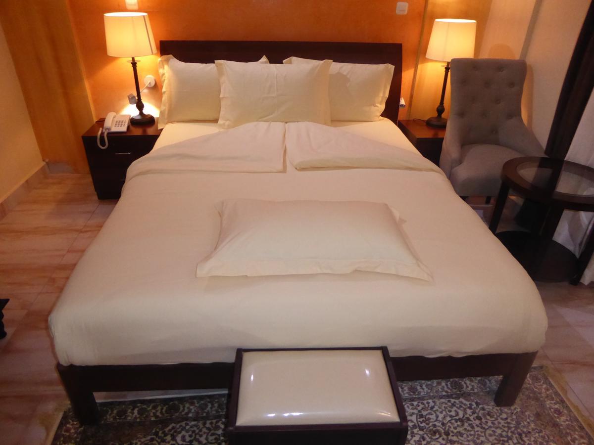 Safyad Hotel Yaounde Ngoại thất bức ảnh