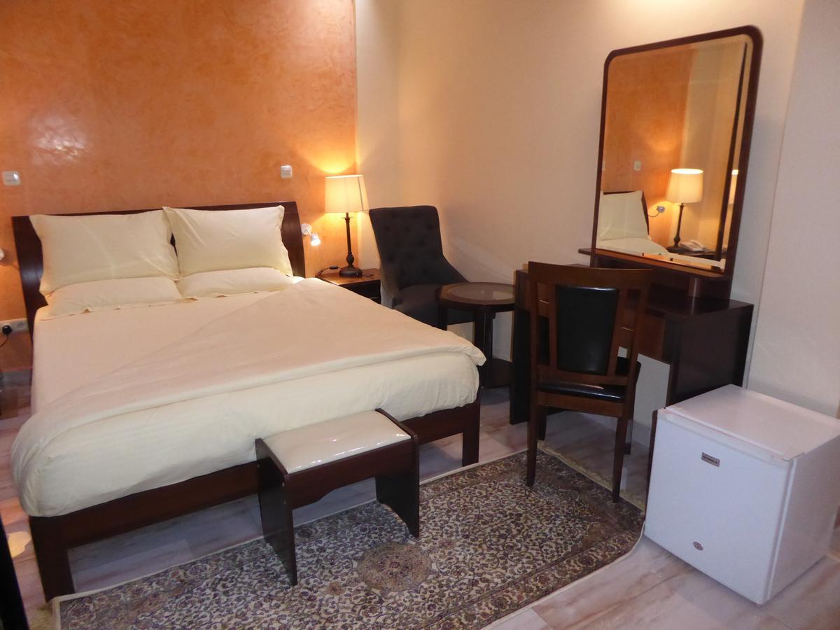 Safyad Hotel Yaounde Ngoại thất bức ảnh